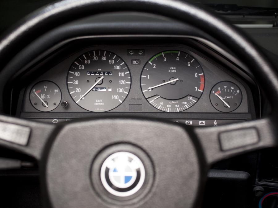  BMW 3-Series Coupe Elektro-Antrieb 1987 года  (фото 2 из 4)